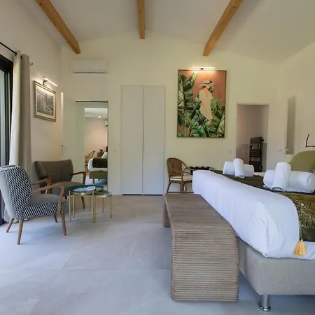 Le Verger Maelvi Grimaud