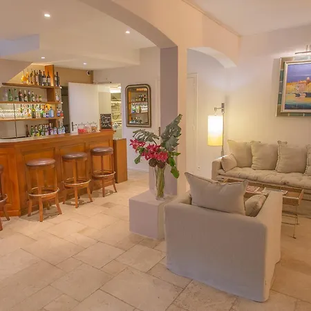 Le Verger Maelvi Hotel