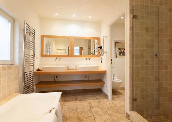 Le Verger Maelvi Otel Grimaud