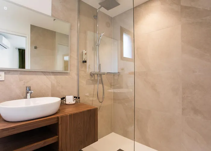 Le Verger Maelvi Hotel
