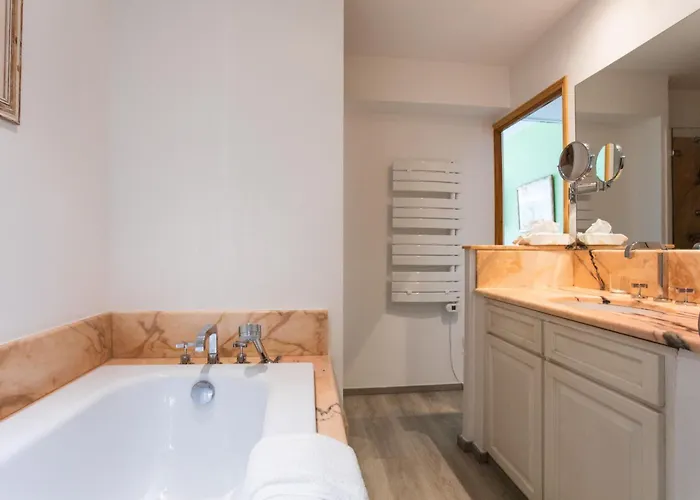 Le Verger Maelvi Hotel 4*